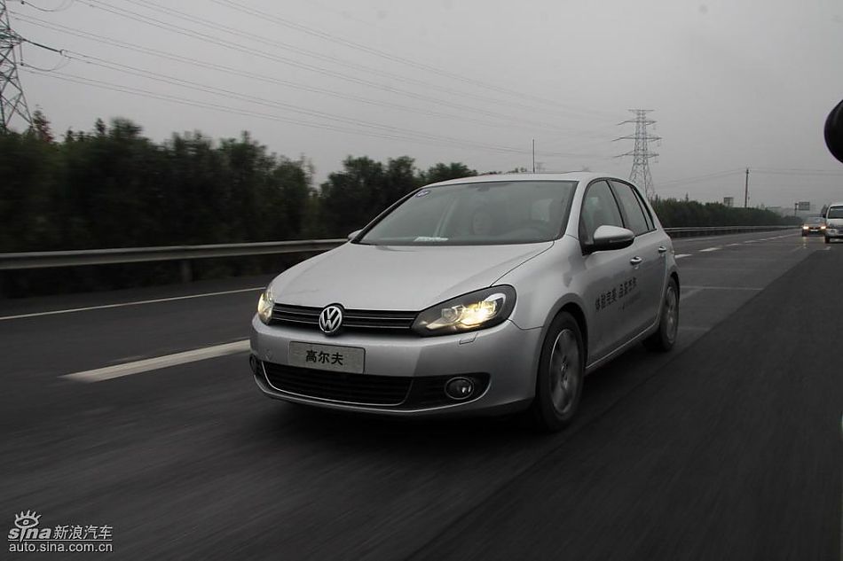 一汽大众新高尔夫动态实拍图