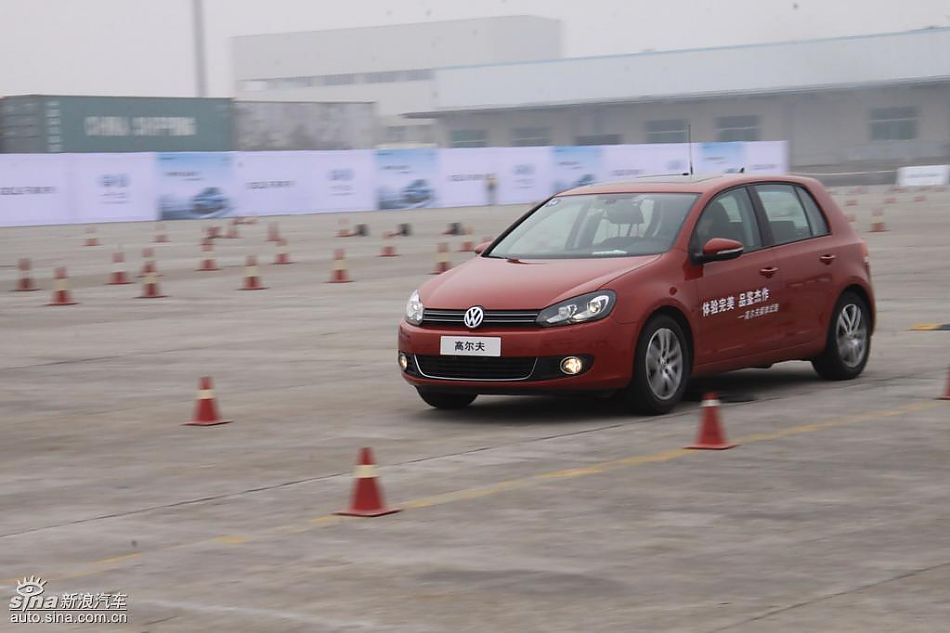 一汽大众新高尔夫动态实拍图