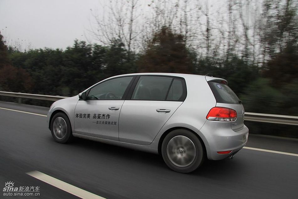 一汽大众新高尔夫动态实拍图