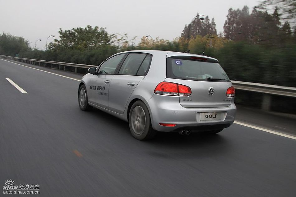 一汽大众新高尔夫动态实拍图