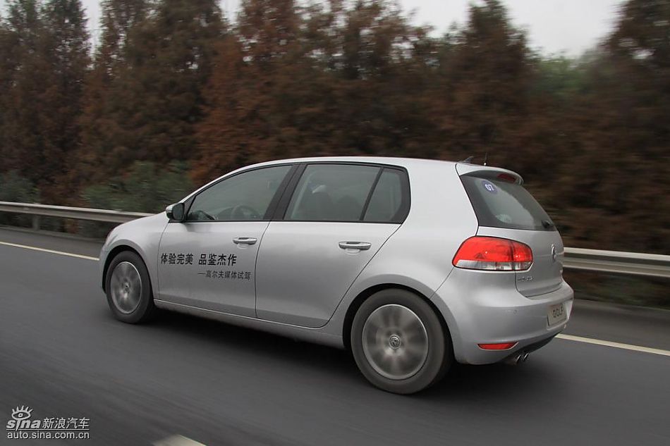 一汽大众新高尔夫动态实拍图