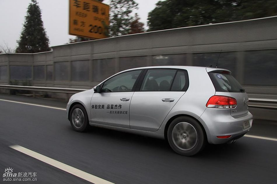 一汽大众新高尔夫动态实拍图