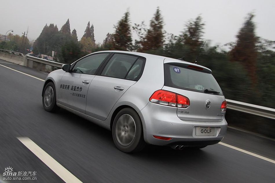 一汽大众新高尔夫动态实拍图