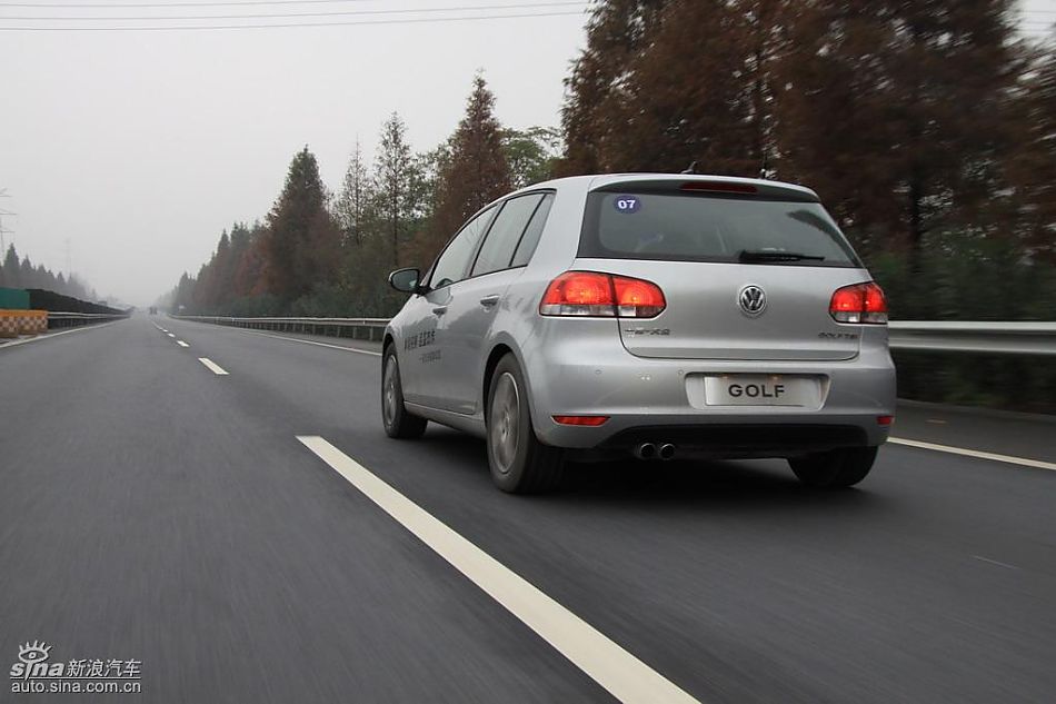 一汽大众新高尔夫动态实拍图