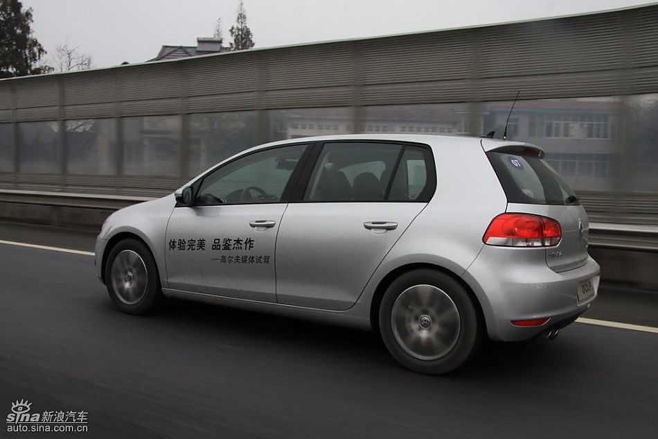 一汽大众新高尔夫动态实拍图