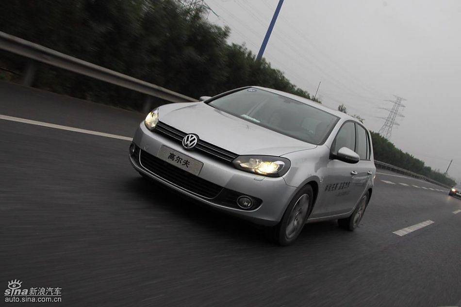 一汽大众新高尔夫动态实拍图