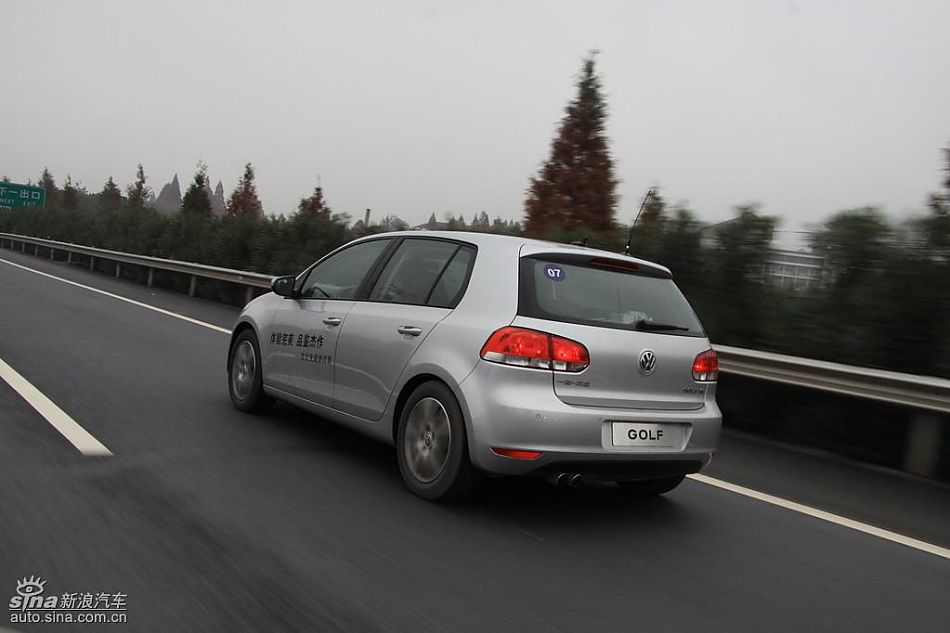 一汽大众新高尔夫动态实拍图