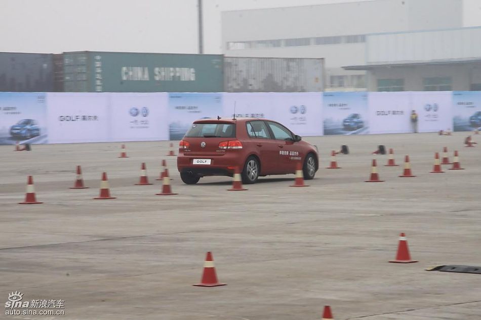 一汽大众新高尔夫动态实拍图