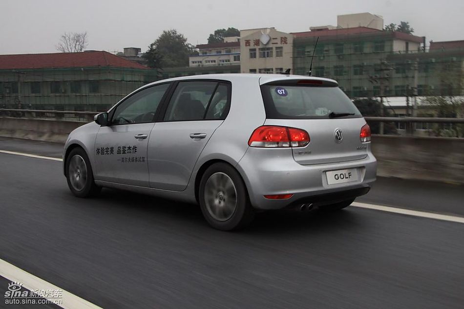 一汽大众新高尔夫动态实拍图