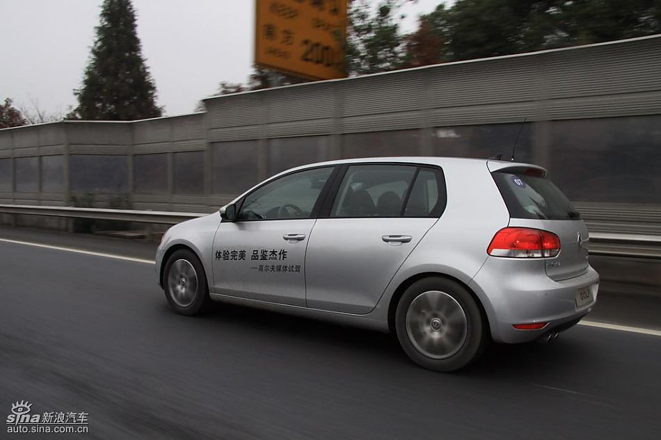 一汽大众新高尔夫动态实拍图