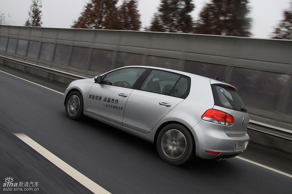 一汽大众新高尔夫动态实拍图