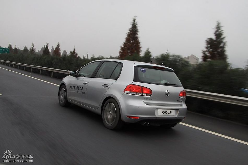一汽大众新高尔夫动态实拍图