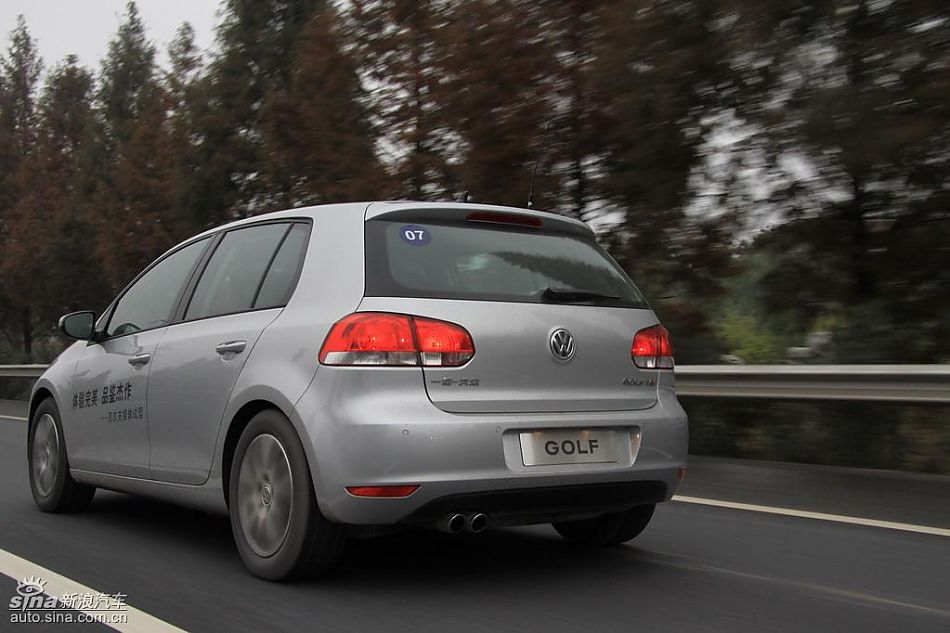 一汽大众新高尔夫动态实拍图