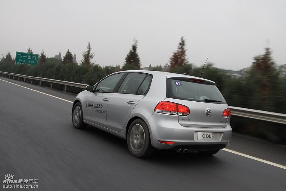 一汽大众新高尔夫动态实拍图