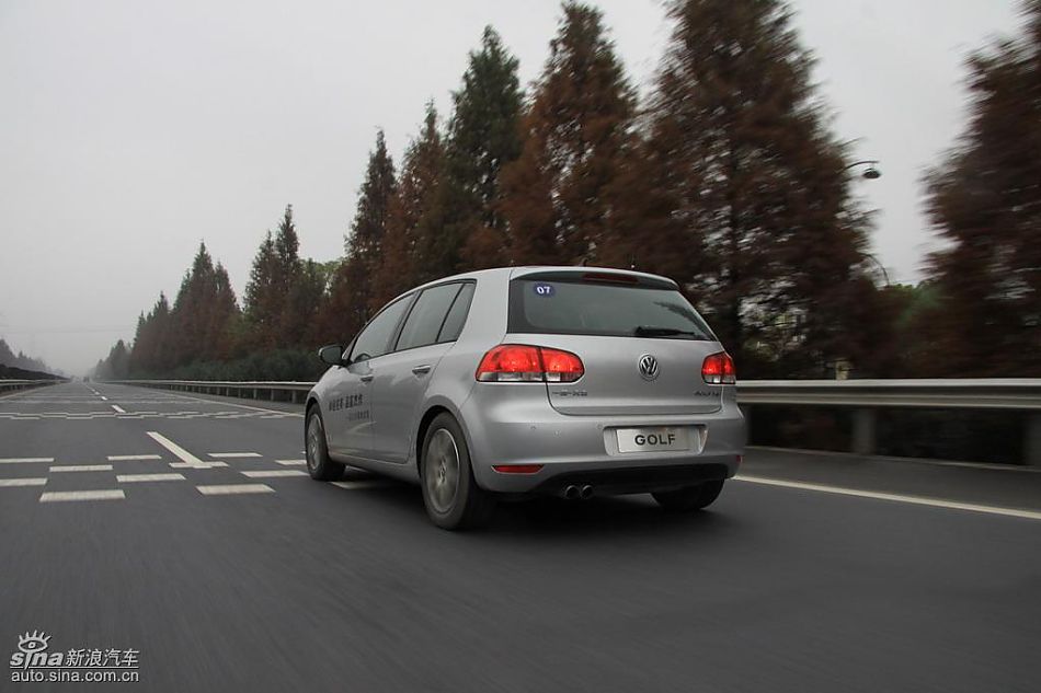 一汽大众新高尔夫动态实拍图