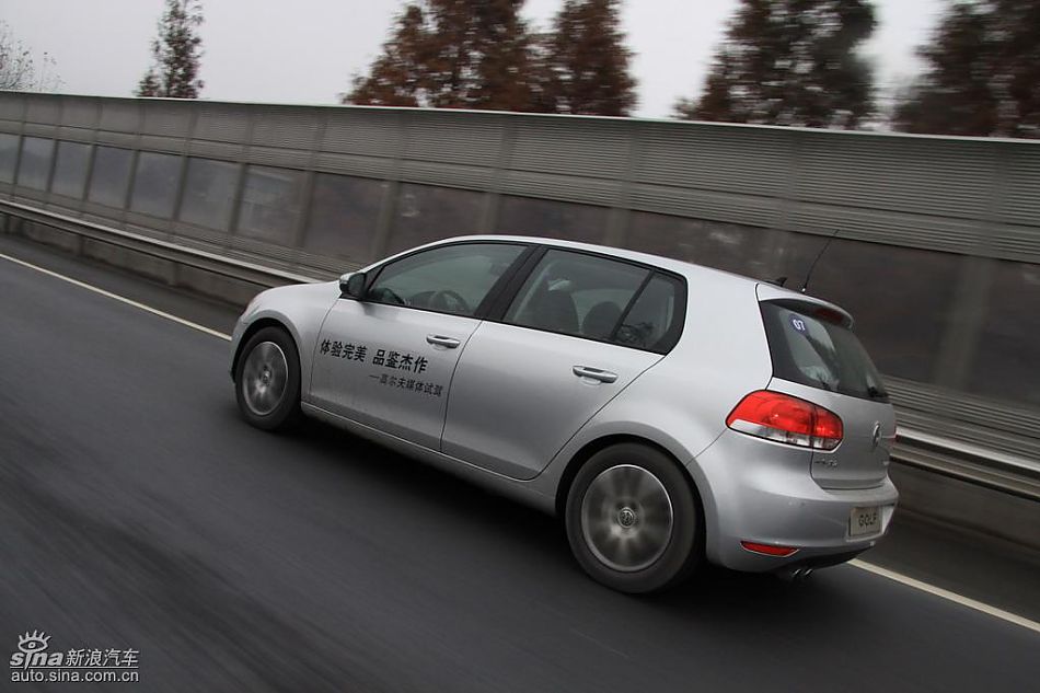 一汽大众新高尔夫动态实拍图