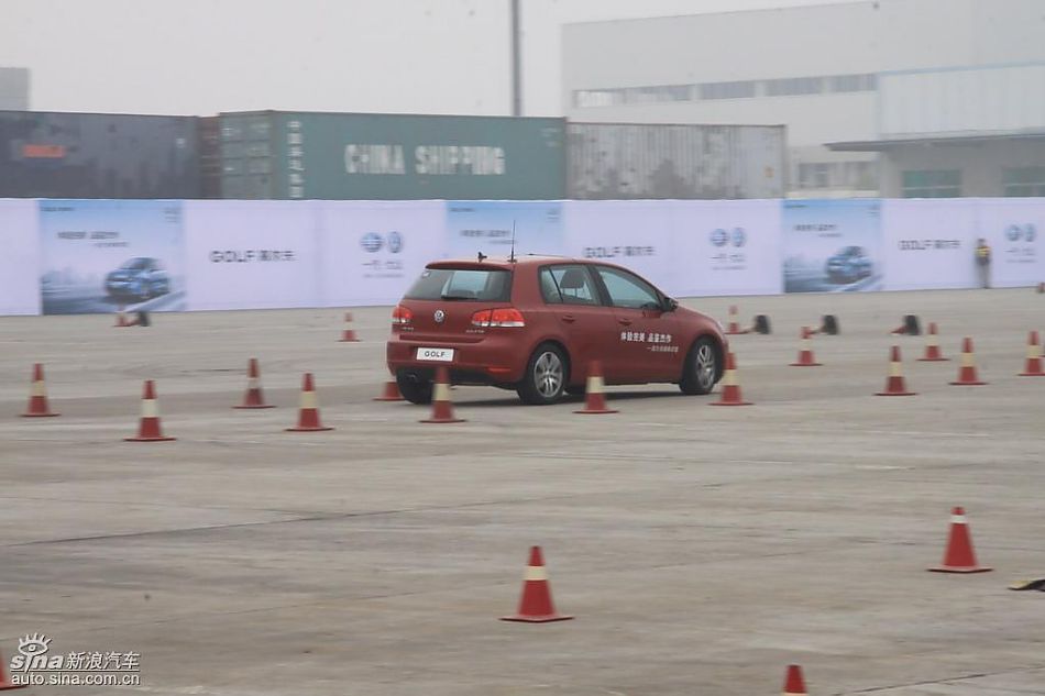 一汽大众新高尔夫动态实拍图
