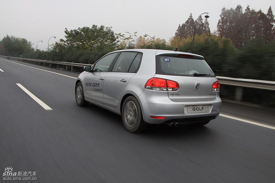 一汽大众新高尔夫动态实拍图