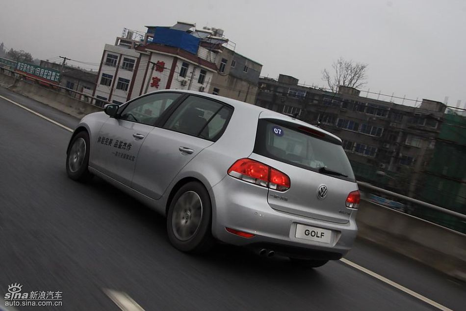 一汽大众新高尔夫动态实拍图