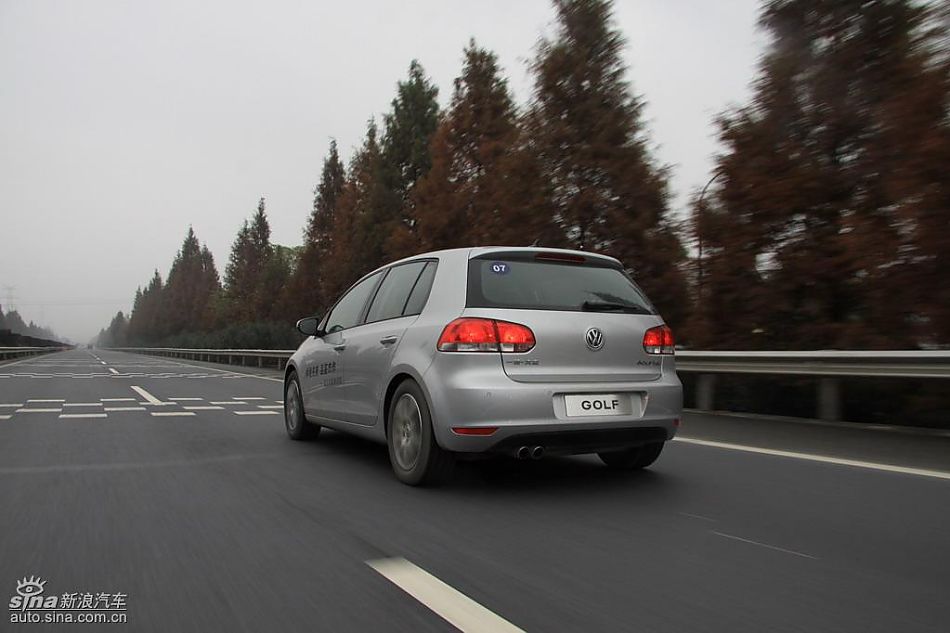 一汽大众新高尔夫动态实拍图