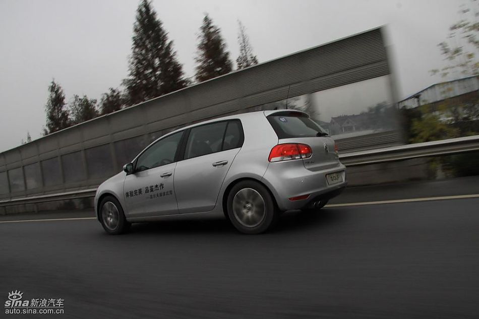 一汽大众新高尔夫动态实拍图
