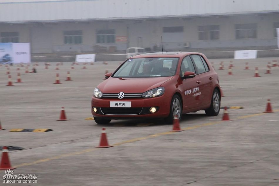 一汽大众新高尔夫动态实拍图
