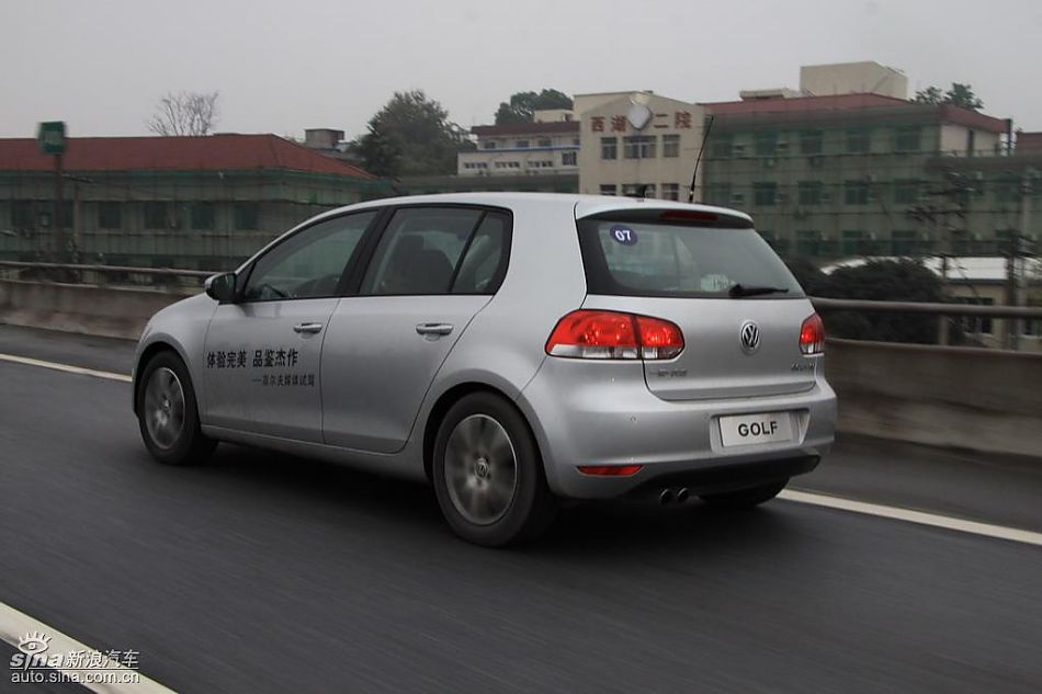 一汽大众新高尔夫动态实拍图