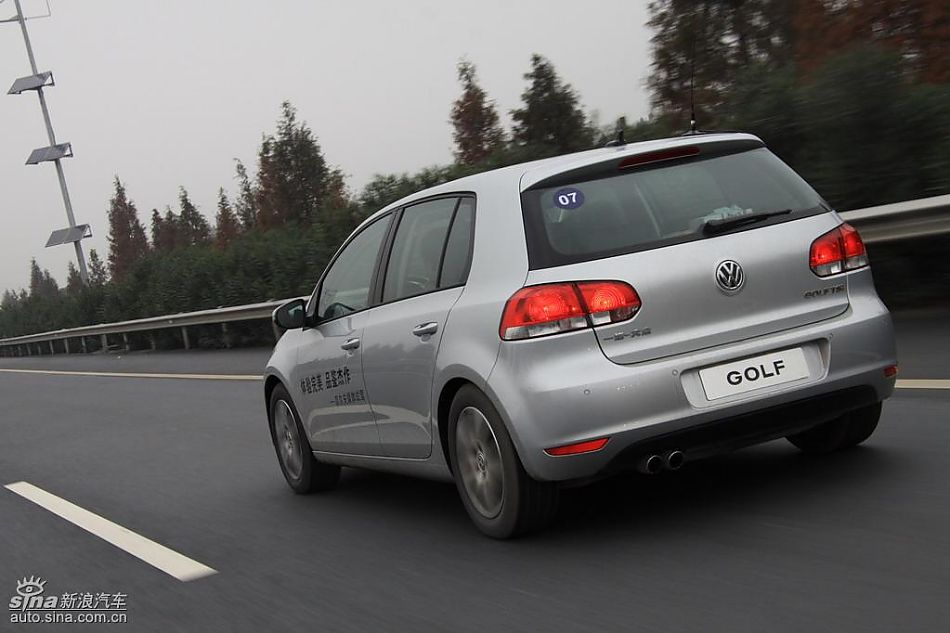 一汽大众新高尔夫动态实拍图