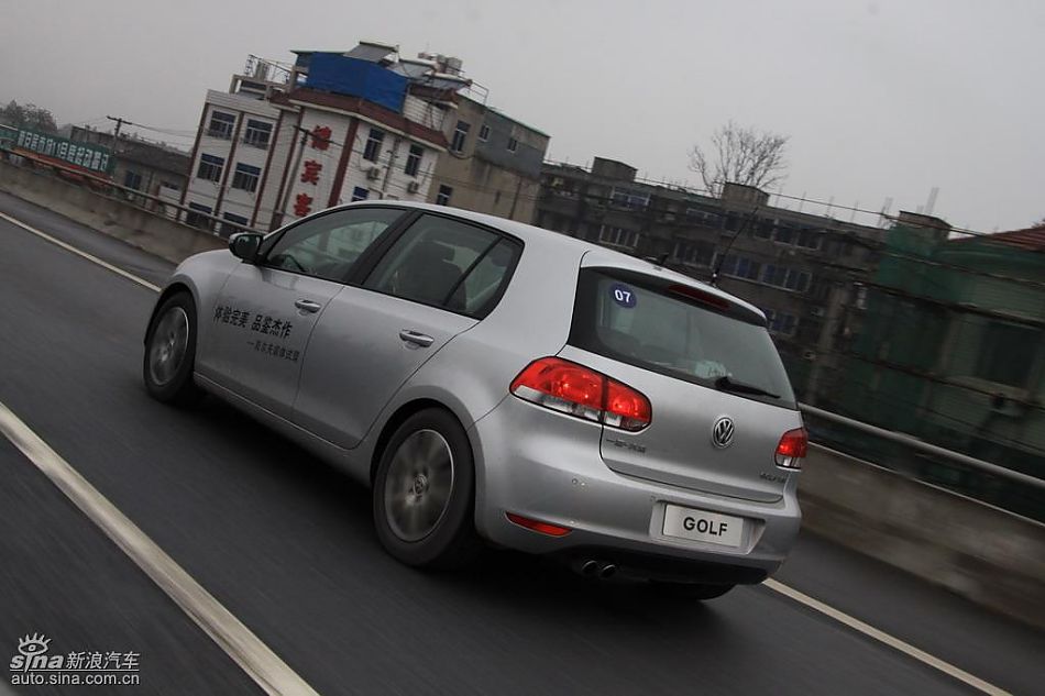 一汽大众新高尔夫动态实拍图