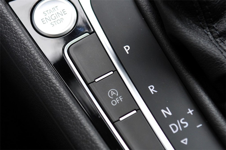 高尔夫7 2014款 1.4TSI DSG 旗舰型 内饰