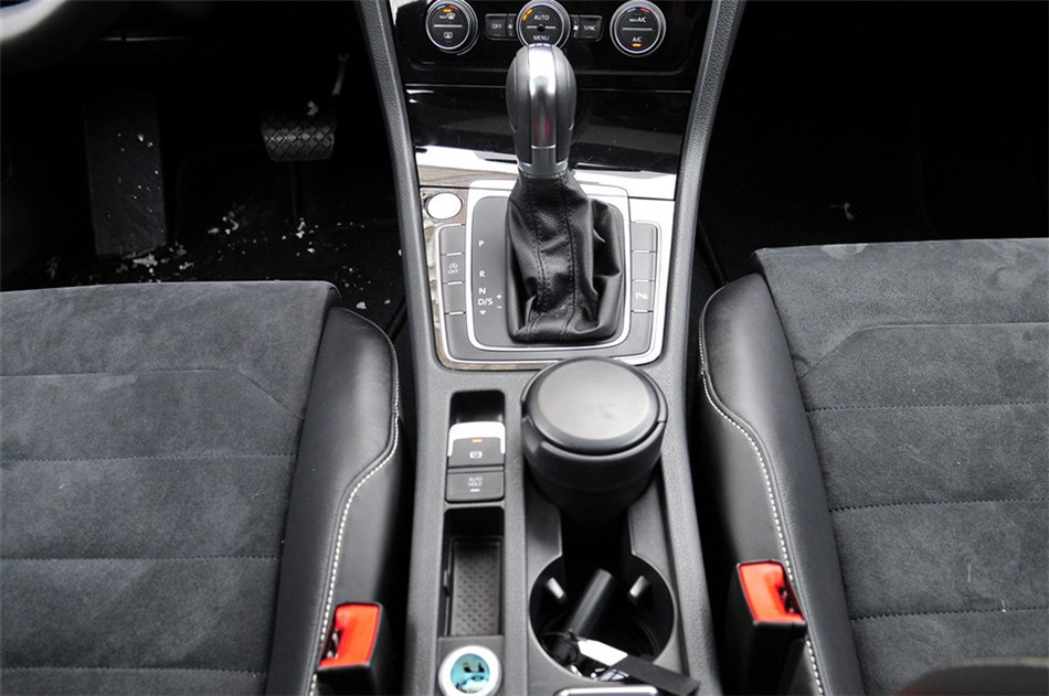 高尔夫7 2014款 1.4TSI DSG 旗舰型 内饰