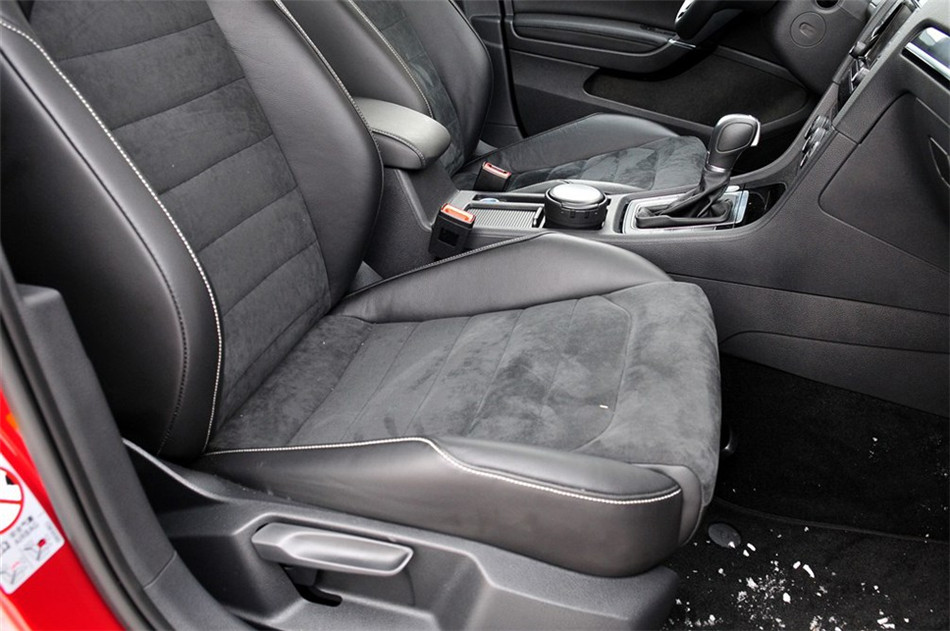 高尔夫7 2014款 1.4TSI DSG 旗舰型 座椅空间