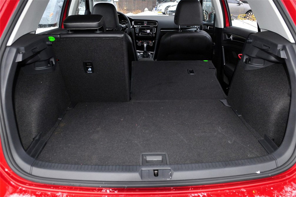 高尔夫7 2014款 1.4TSI DSG 旗舰型 座椅空间