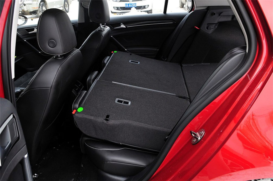 高尔夫7 2014款 1.4TSI DSG 旗舰型 座椅空间