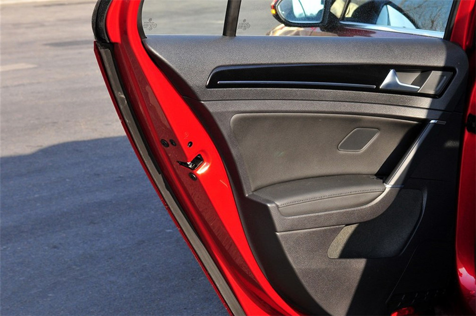 高尔夫7 2014款 1.4TSI DSG 旗舰型 座椅空间