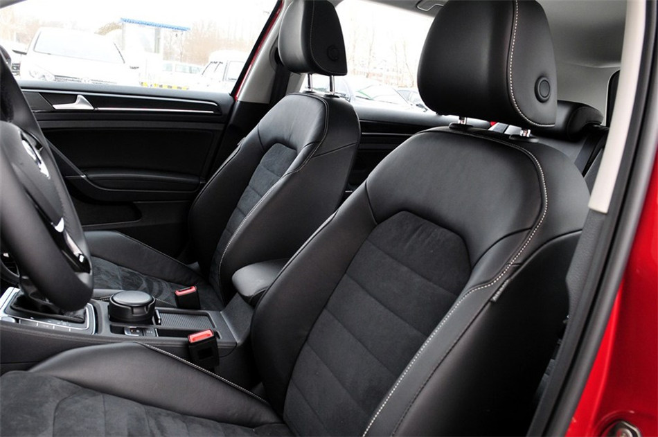 高尔夫7 2014款 1.4TSI DSG 旗舰型 座椅空间
