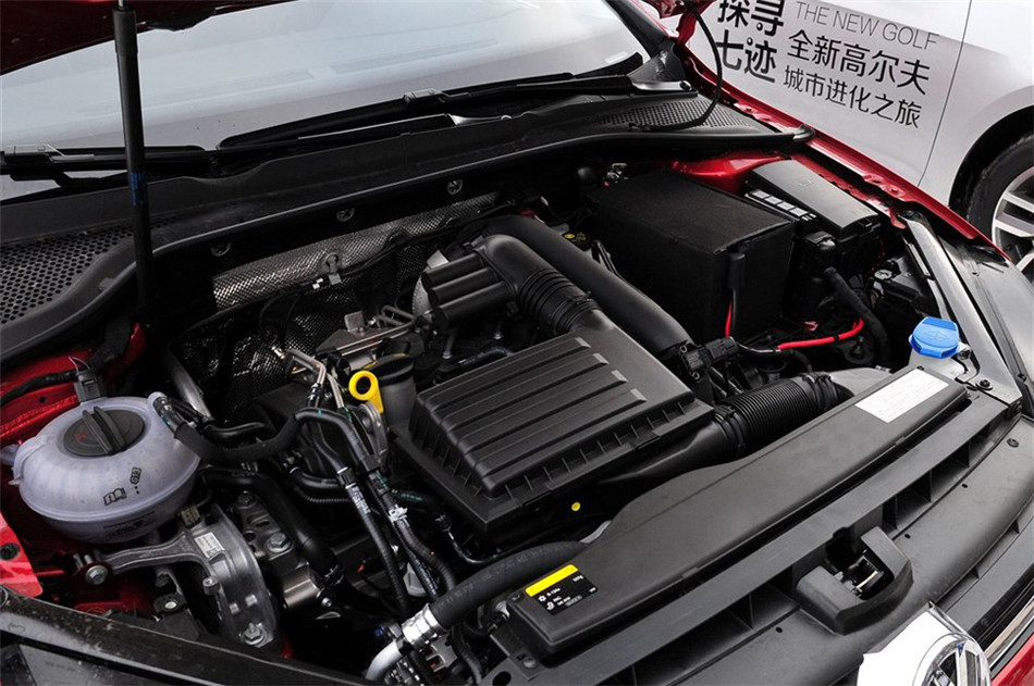 高尔夫7 2014款 1.4TSI DSG 旗舰型 引擎底盘