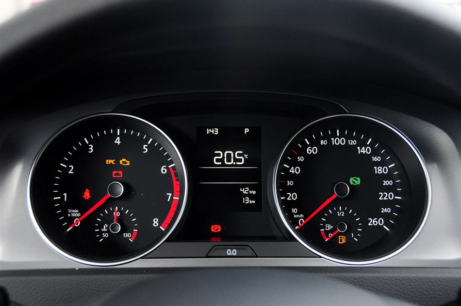 2015款 1.6L 自动时尚型 内饰