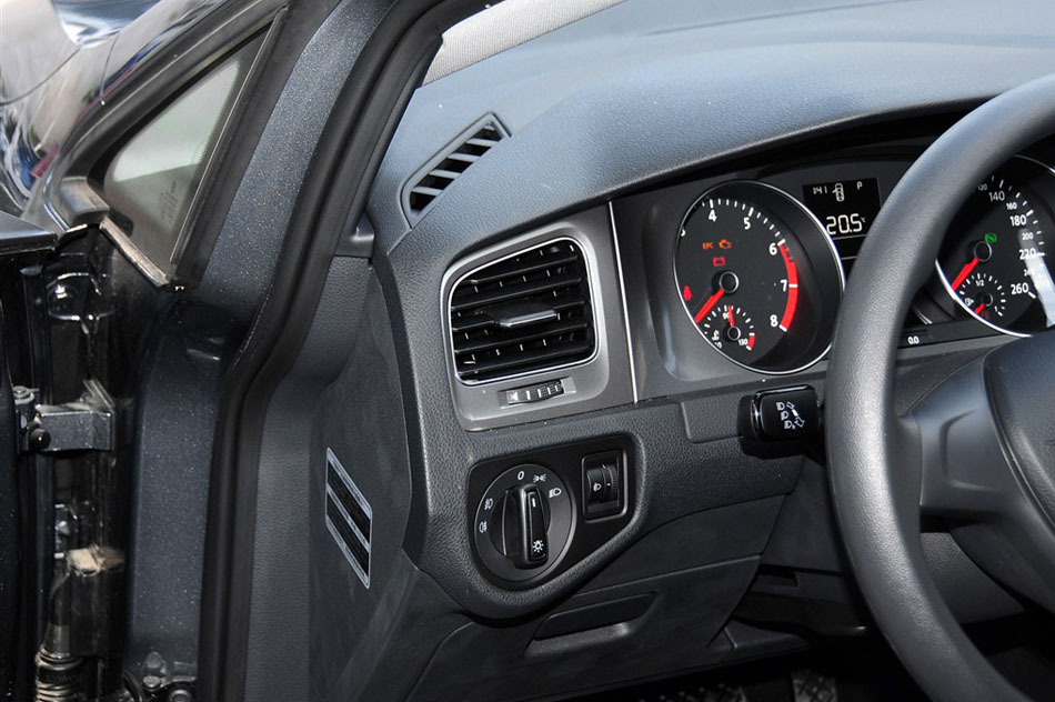 2015款 1.6L 自动时尚型 内饰