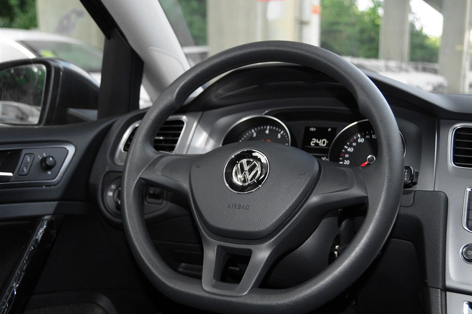 2015款 1.6L 自动时尚型 内饰