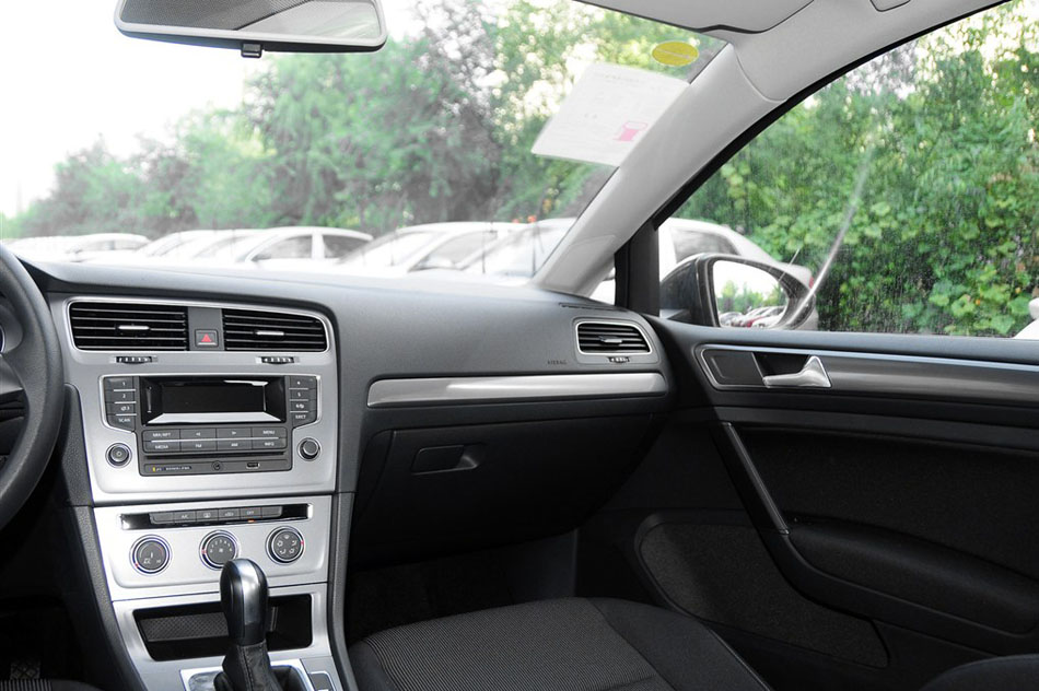2015款 1.6L 自动时尚型 内饰