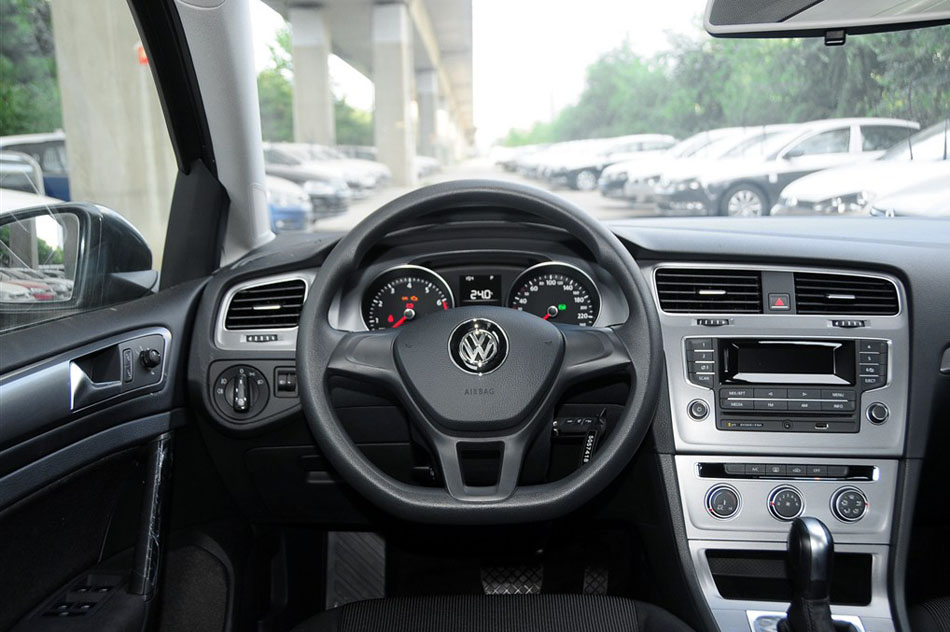 2015款 1.6L 自动时尚型 内饰