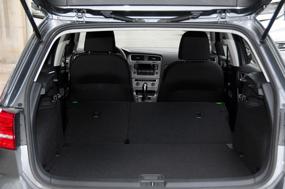 2015款 1.6L 自动时尚型 座椅空间