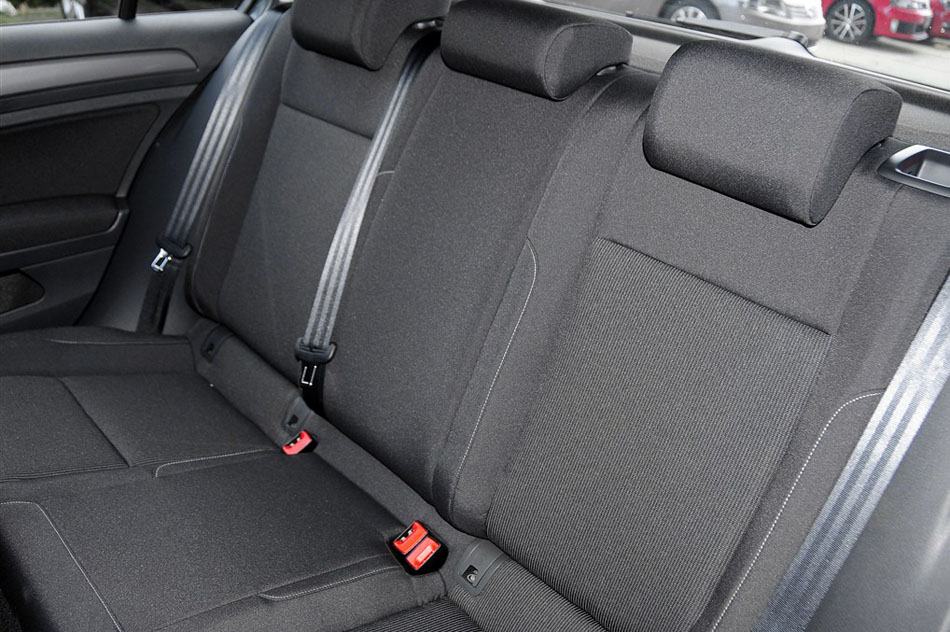 2015款 1.6L 自动时尚型 座椅空间