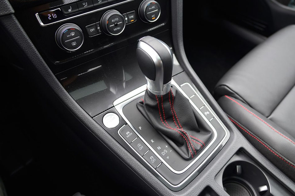 2016款 2.0TSI GTI 内饰