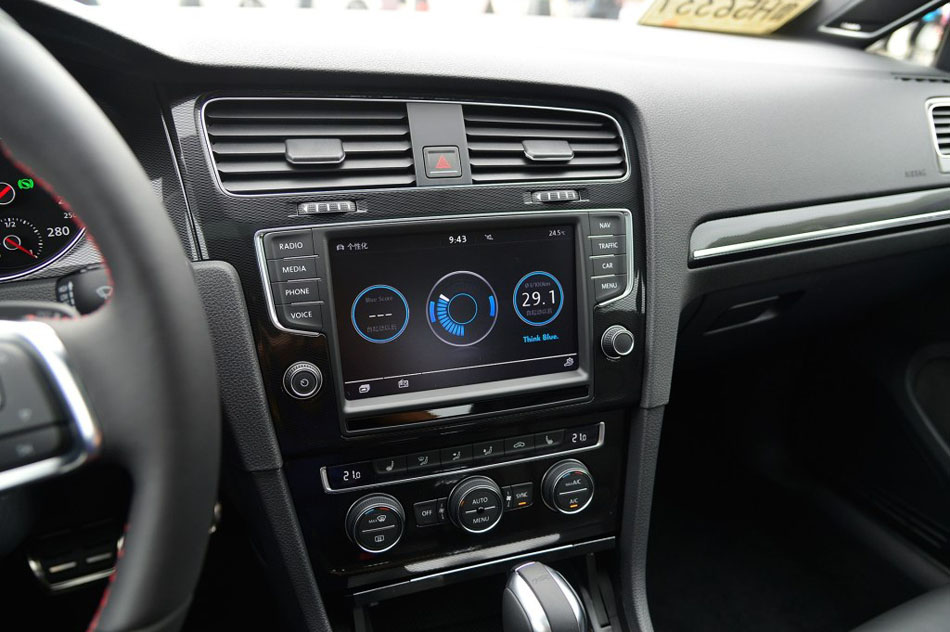 2016款 2.0TSI GTI 内饰