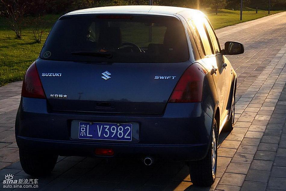 雨燕1.5VVT试驾实拍图外观