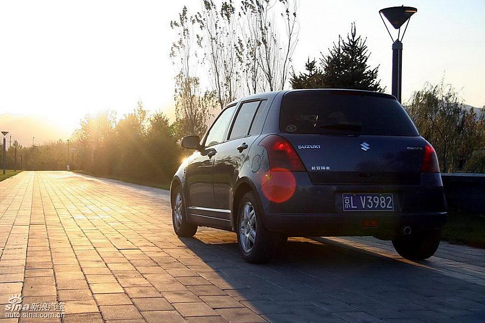 雨燕1.5VVT试驾实拍图外观