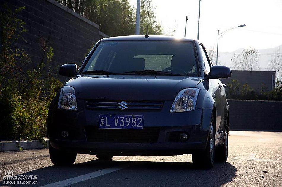 雨燕1.5VVT试驾实拍图外观