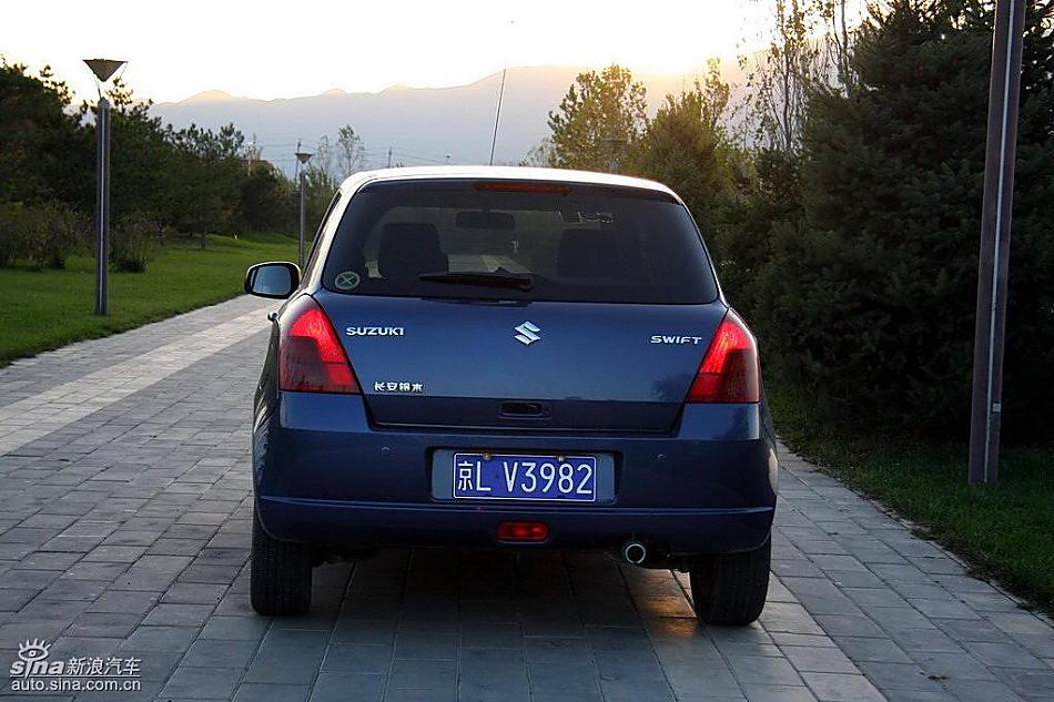 雨燕1.5VVT试驾实拍图外观